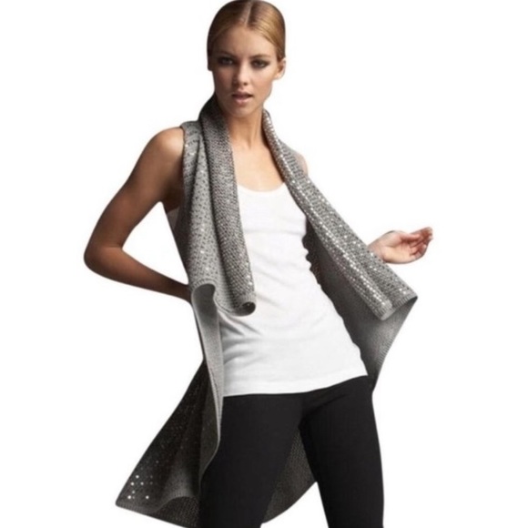 ALICE + OLIVIA FIULLY EMBELLISHED ASYMMETRICAL SLEEVELESS SWEATER WRAP NWOT M - Picture 1 of 16